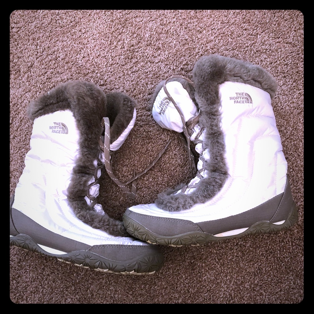 North Face white and beige snow boots.